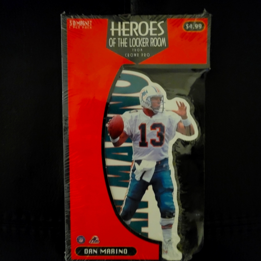 Dan Marino Super Rare 1997 Crown Pro "Heroes of the Locker Room" 3d Magnet
